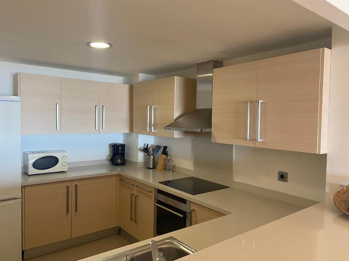 Albamar Frontline 3 Bedrooms Apartment *